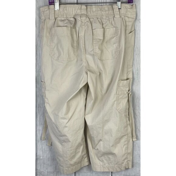 Duo Maternity Small Khaki Cargo Capri Pants with Stretch 6 Pockets - Picture 3 of 5
